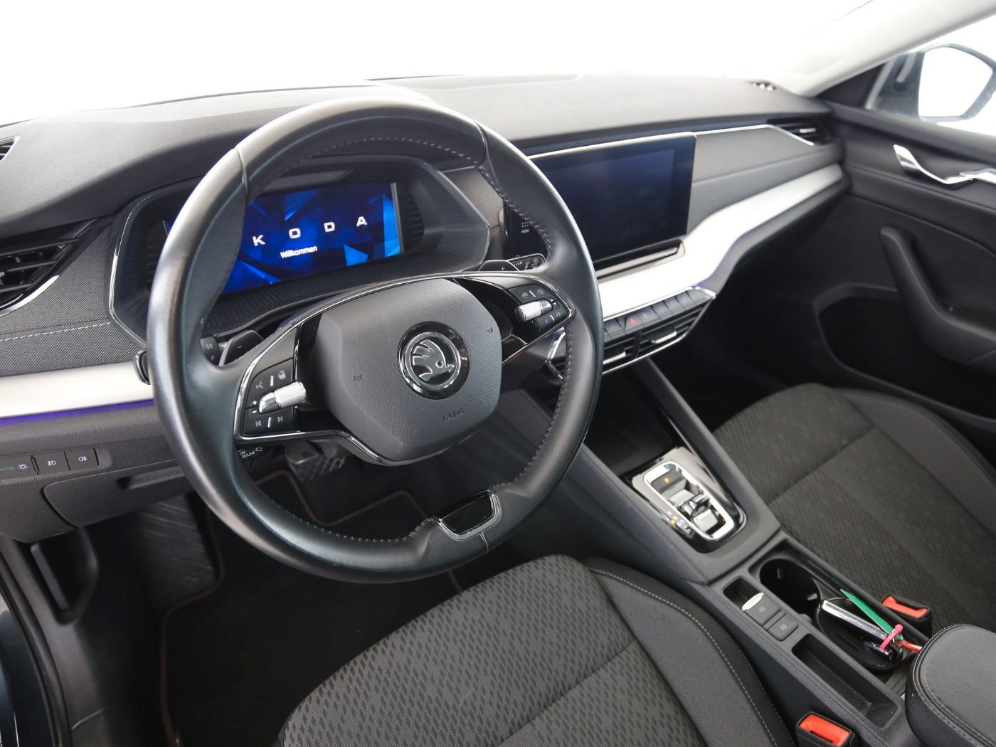 Fahrzeugabbildung SKODA Octavia Combi 2.0 TDI First Edition AHK|HUD|ACC