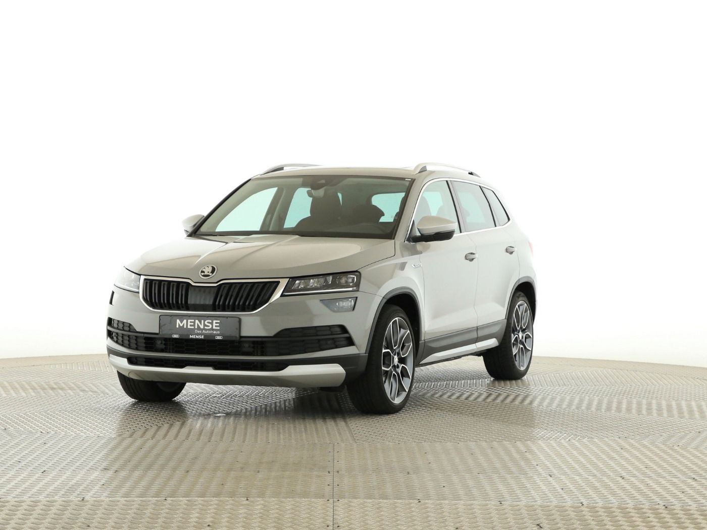 Fahrzeugabbildung SKODA Karoq 2.0 TDI Scout 4x4 DSG AHK|Pano|SD|ACC|LED|
