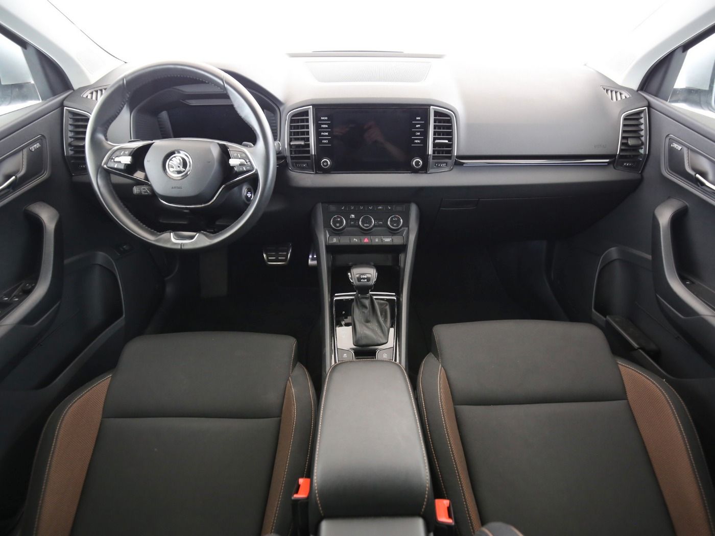 Fahrzeugabbildung SKODA Karoq 2.0 TDI Scout 4x4 DSG AHK|Pano|SD|ACC|LED|