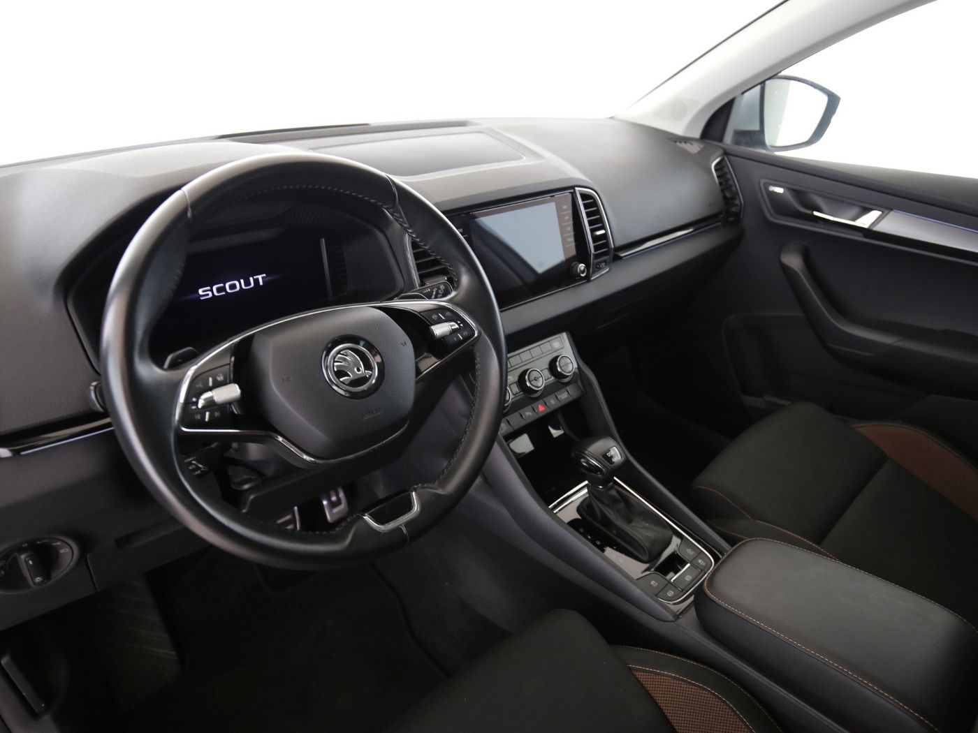 Fahrzeugabbildung SKODA Karoq 2.0 TDI Scout 4x4 DSG AHK|Pano|SD|ACC|LED|