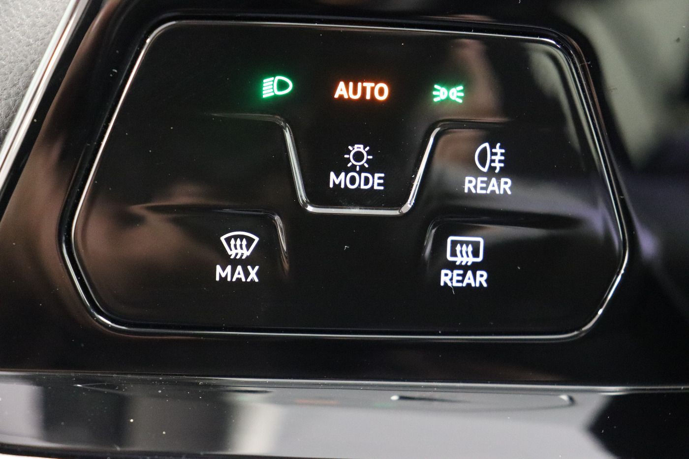 Fahrzeugabbildung Volkswagen Golf VIII 1.0 TSI MOVE CarPlay|Standhzg|ACC