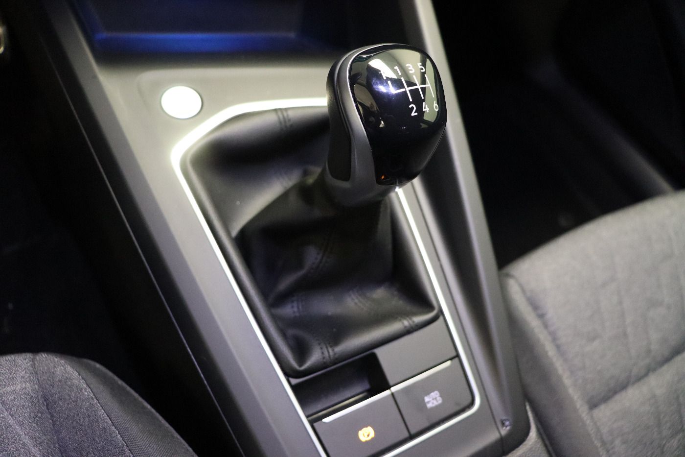 Fahrzeugabbildung Volkswagen Golf VIII 1.0 TSI MOVE CarPlay|Standhzg|ACC