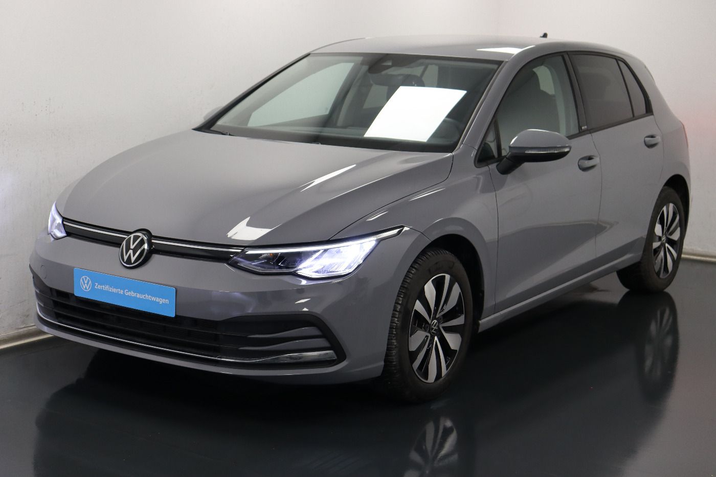 Fahrzeugabbildung Volkswagen Golf VIII 1.0 TSI MOVE CarPlay|Standhzg|ACC