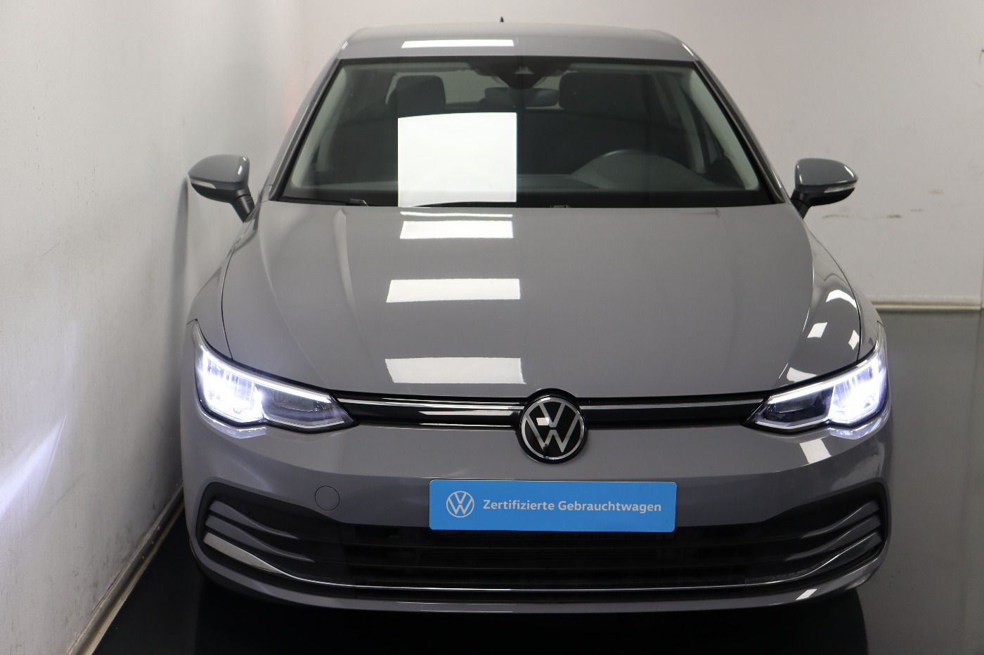 Fahrzeugabbildung Volkswagen Golf VIII 1.0 TSI MOVE CarPlay|Standhzg|ACC