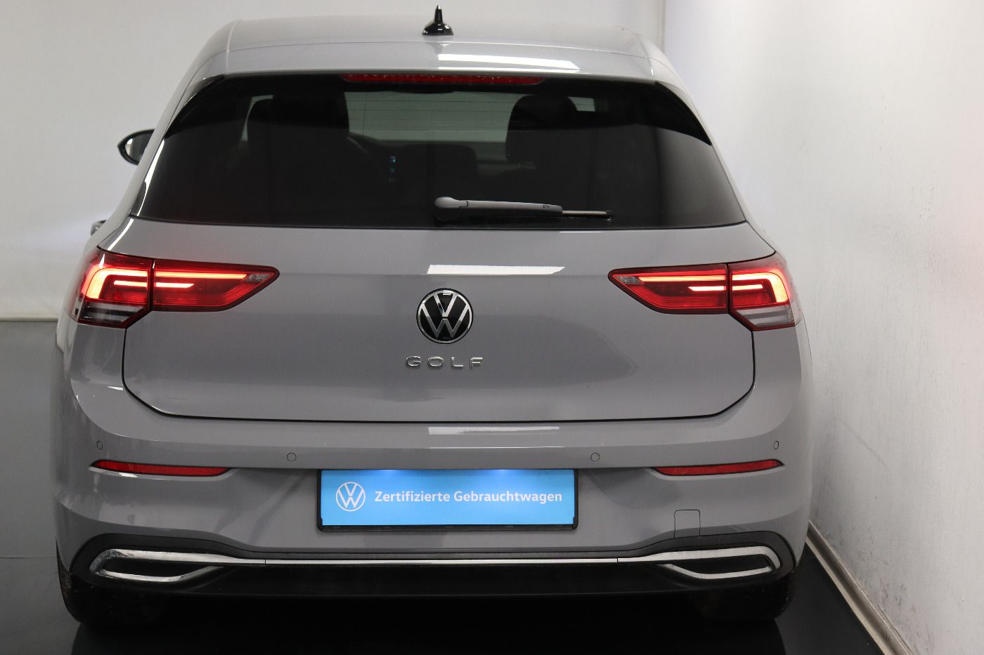 Fahrzeugabbildung Volkswagen Golf VIII 1.0 TSI MOVE CarPlay|Standhzg|ACC