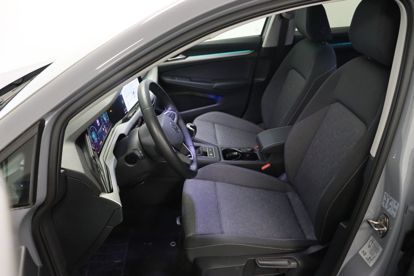 Fahrzeugabbildung Volkswagen Golf VIII 1.0 TSI MOVE CarPlay|Standhzg|ACC