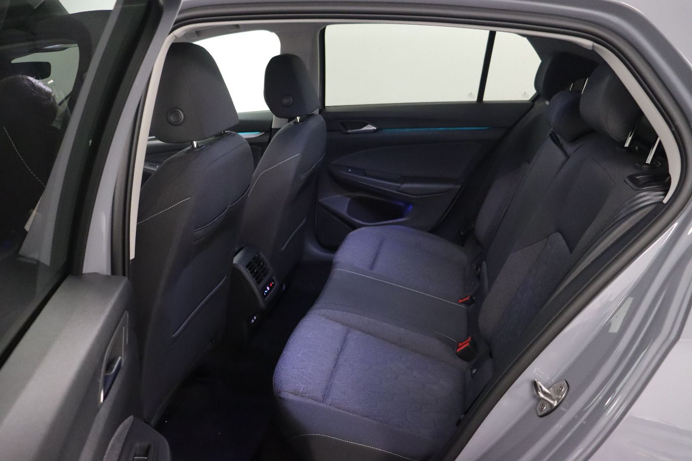 Fahrzeugabbildung Volkswagen Golf VIII 1.0 TSI MOVE CarPlay|Standhzg|ACC