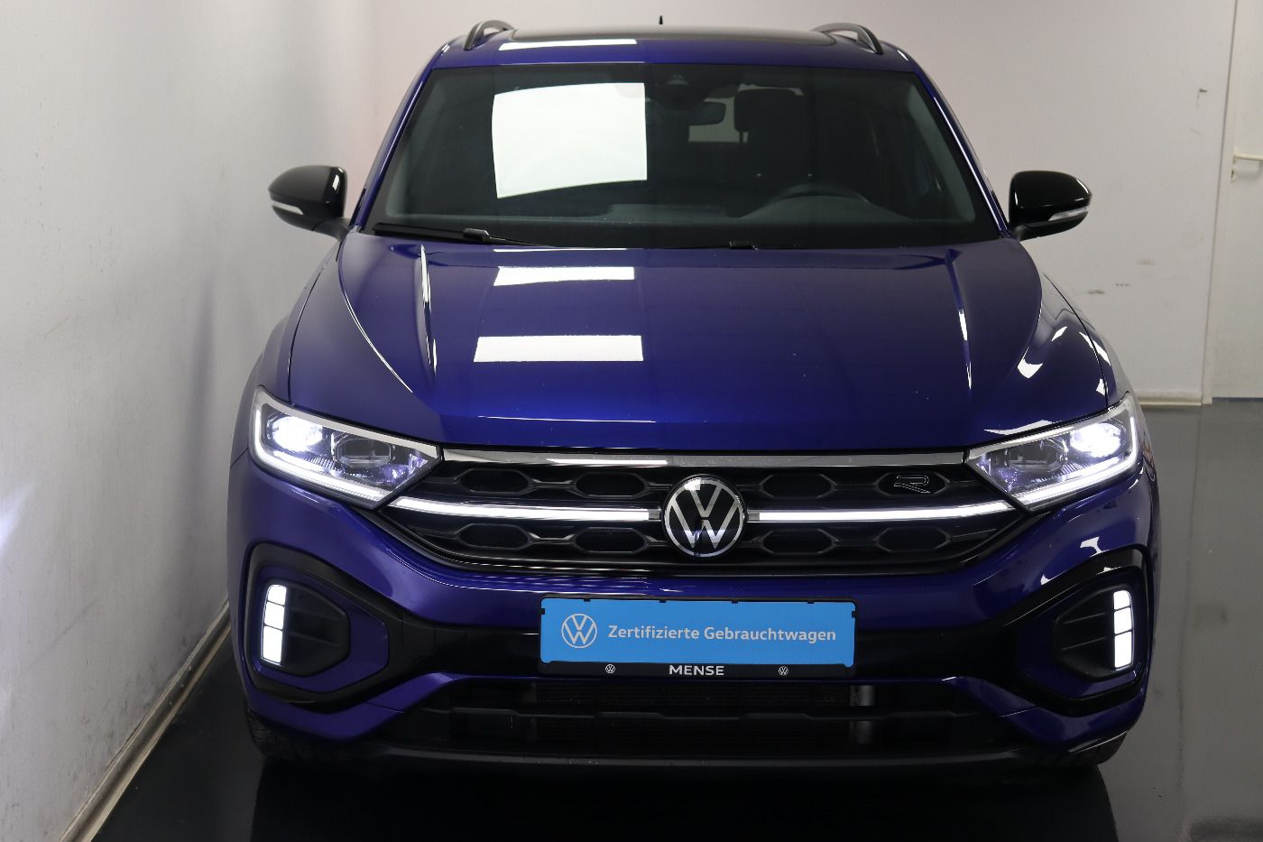 Fahrzeugabbildung Volkswagen T-Roc 2.0 TSI DSG 4Motion R-Line IQ.Light|Matrix