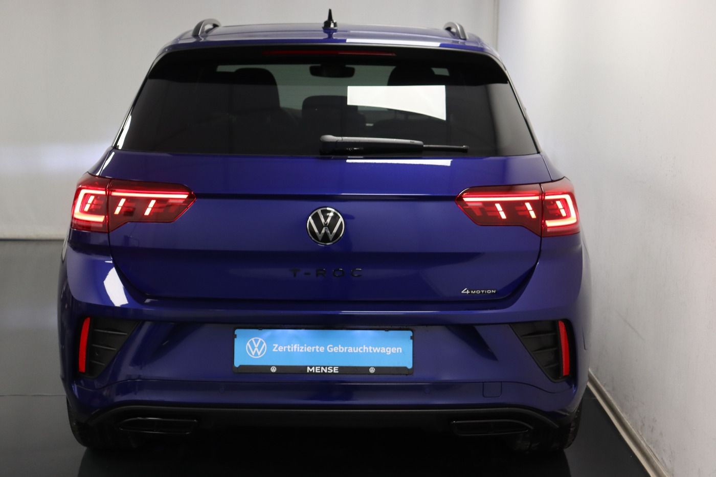 Fahrzeugabbildung Volkswagen T-Roc 2.0 TSI DSG 4Motion R-Line IQ.Light|Matrix