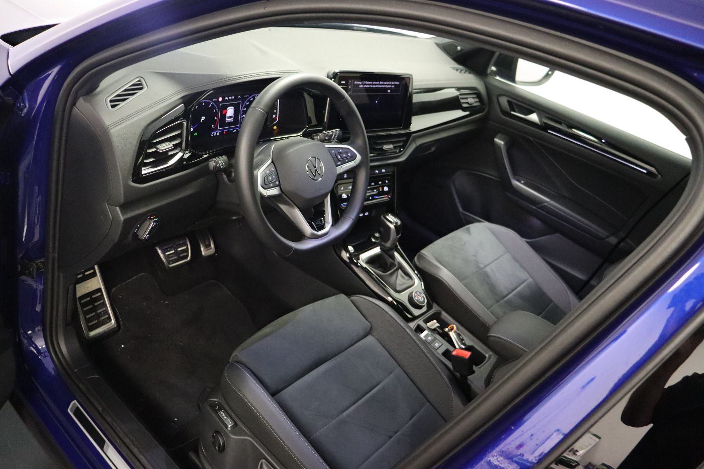 Fahrzeugabbildung Volkswagen T-Roc 2.0 TSI DSG 4Motion R-Line IQ.Light|Matrix