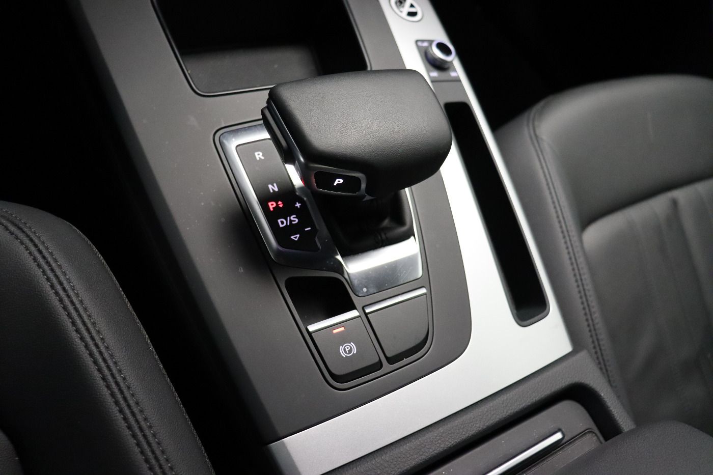 Fahrzeugabbildung Audi Q5 45 TFSI quattro S tronic S line Matrix|AHK|LM