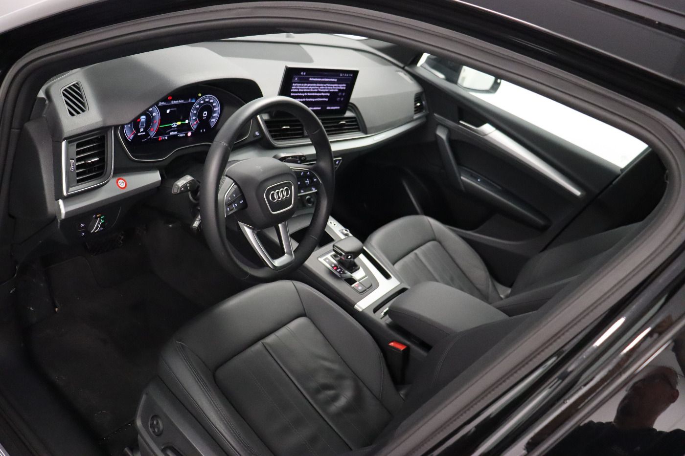 Fahrzeugabbildung Audi Q5 45 TFSI quattro S tronic S line Matrix|AHK|LM