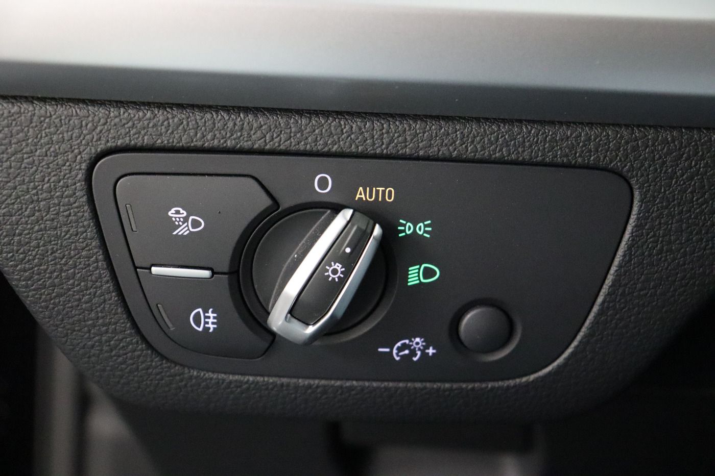 Fahrzeugabbildung Audi Q5 45 TFSI quattro S tronic S line Matrix|AHK|LM