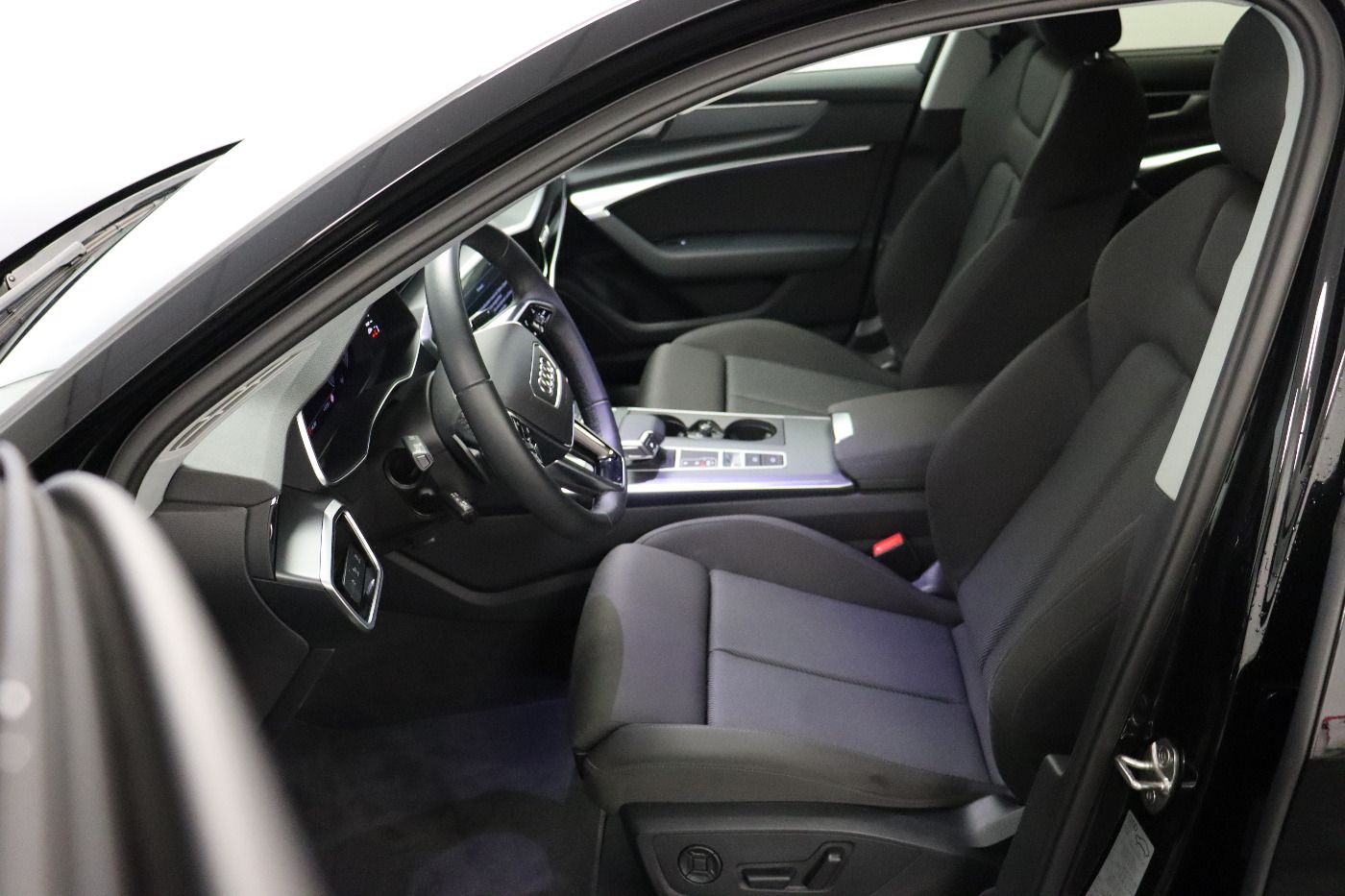 Fahrzeugabbildung Audi A6 Avant 50 TDI quattro S tronic Matrix|AHK