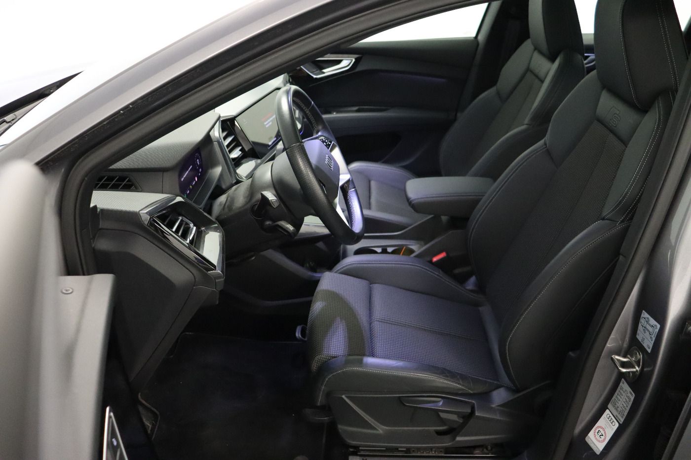 Fahrzeugabbildung Audi Q4 Sportback e-tron 40 S line Pano|SD|Standhzg|L