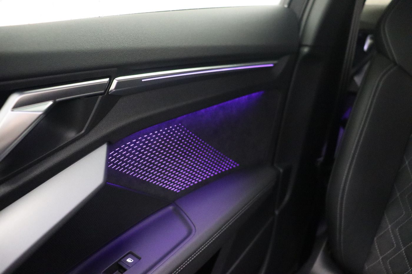 Fahrzeugabbildung Audi S3 Limousine quattro S tronic Matrix|CarPlay|HUD