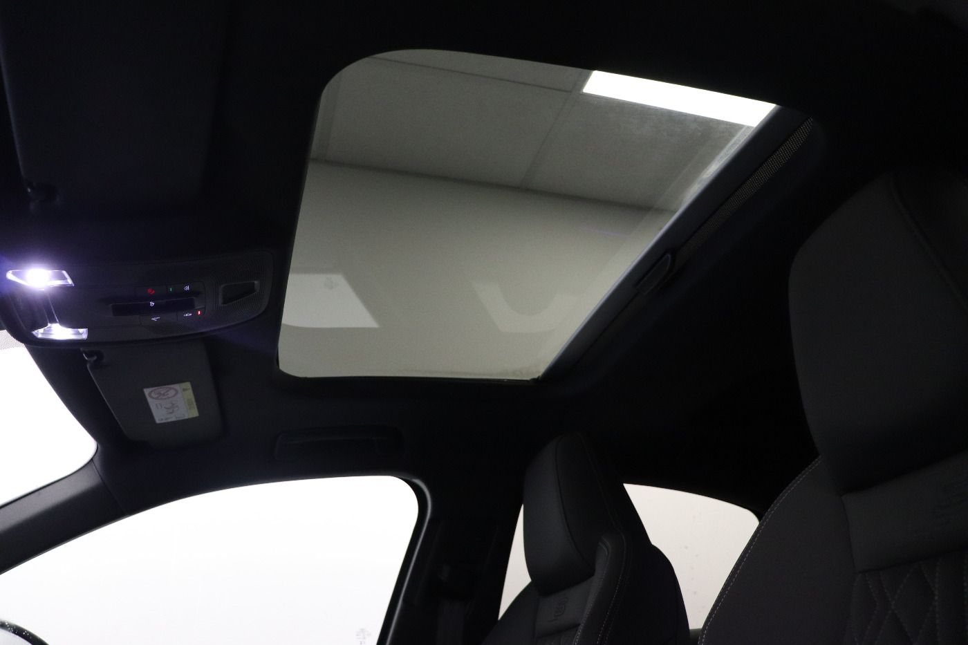 Fahrzeugabbildung Audi S3 Limousine quattro S tronic Matrix|CarPlay|HUD