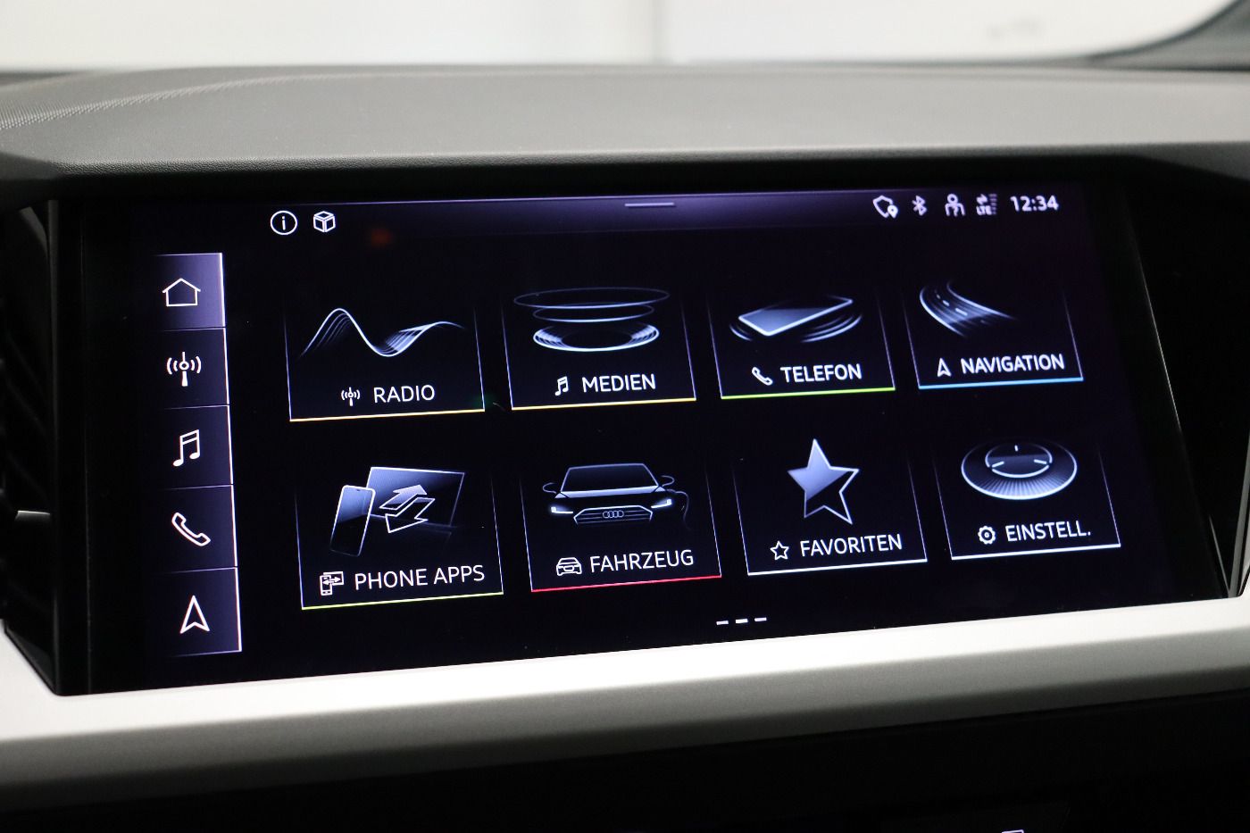 Fahrzeug autohaus mense Fahrzeugabbildung Audi Q4 e-tron 40 Matrix|CarPlay|AHK|HUD|Standhzg|ACC