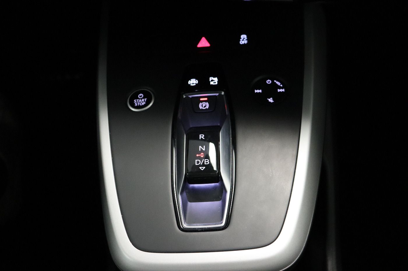 Fahrzeug autohaus mense Fahrzeugabbildung Audi Q4 e-tron 40 Matrix|CarPlay|AHK|HUD|Standhzg|ACC