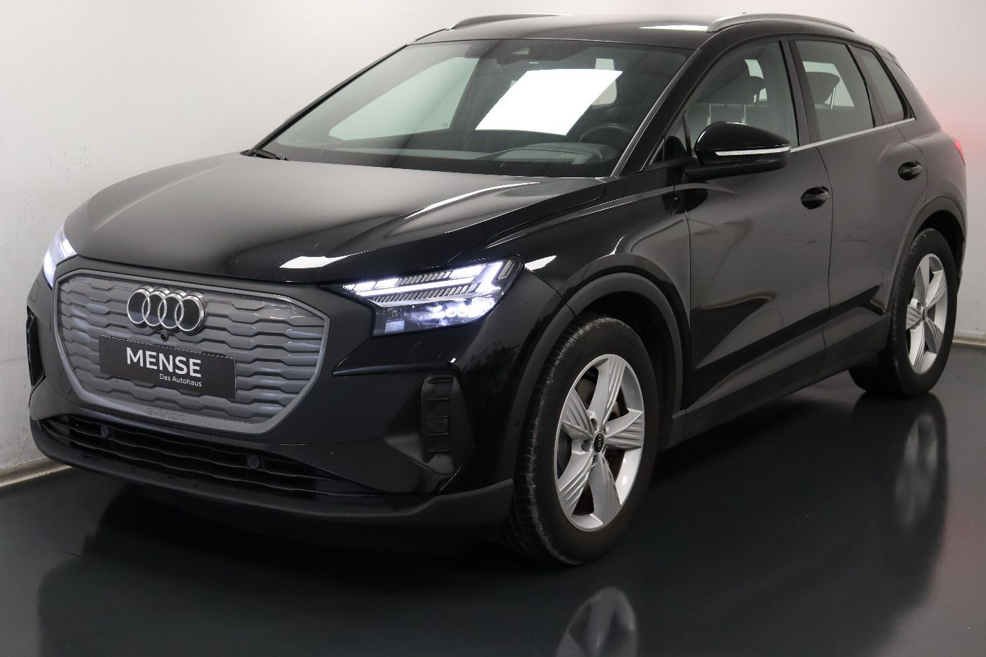 Fahrzeug autohaus mense Fahrzeugabbildung Audi Q4 e-tron 40 Matrix|CarPlay|AHK|HUD|Standhzg|ACC