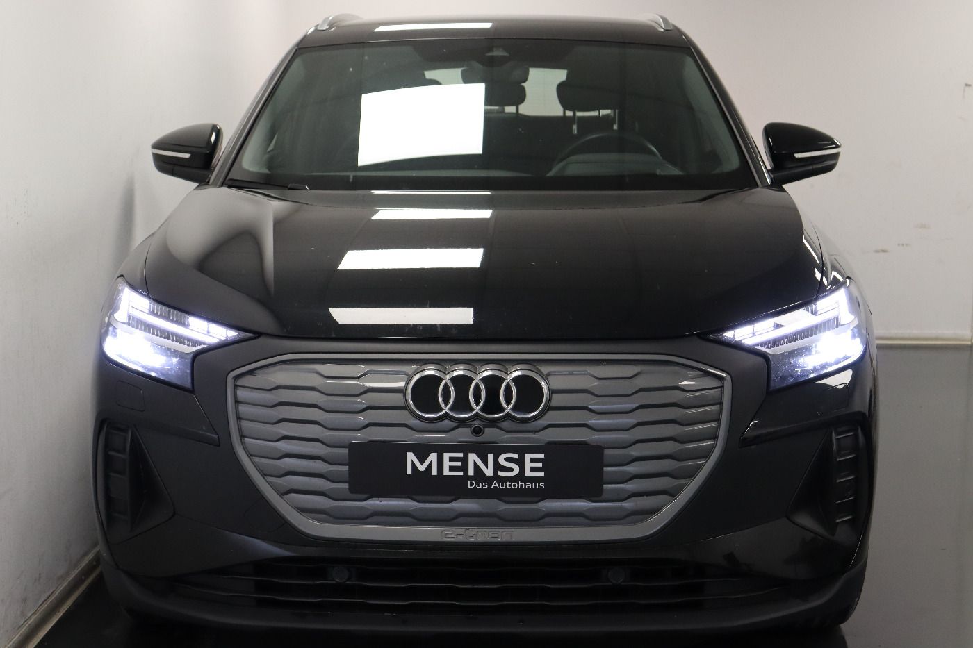 Fahrzeug autohaus mense Fahrzeugabbildung Audi Q4 e-tron 40 Matrix|CarPlay|AHK|HUD|Standhzg|ACC