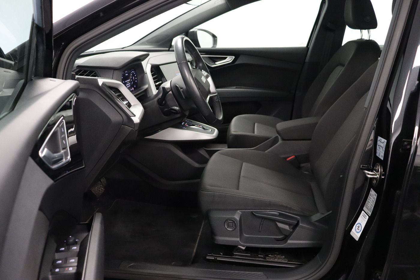 Fahrzeug autohaus mense Fahrzeugabbildung Audi Q4 e-tron 40 Matrix|CarPlay|AHK|HUD|Standhzg|ACC