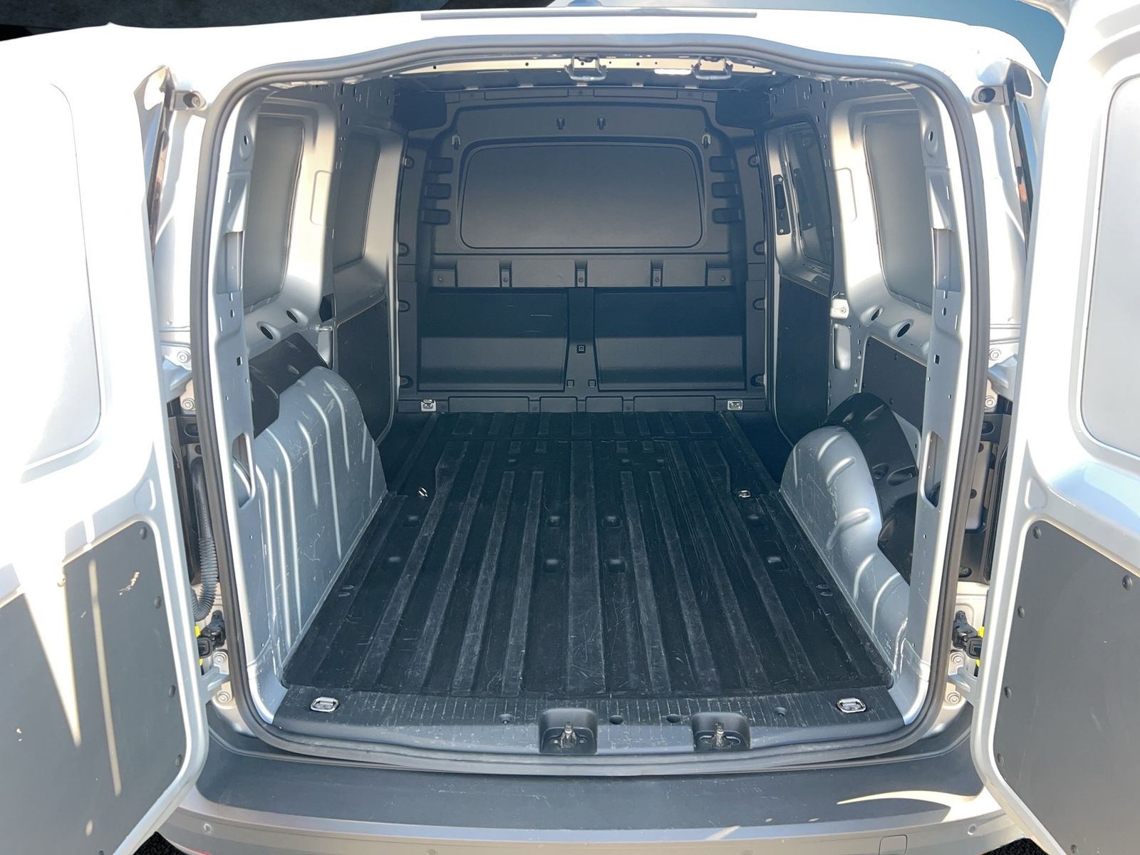 Fahrzeugabbildung Volkswagen Caddy Cargo Maxi 2.0 l TDI 75 kW 6-Gang