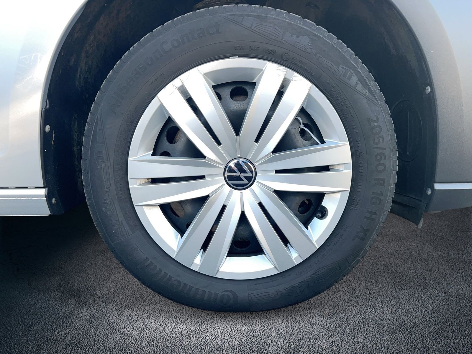 Fahrzeugabbildung Volkswagen Caddy Cargo Maxi 2.0 l TDI 75 kW 6-Gang