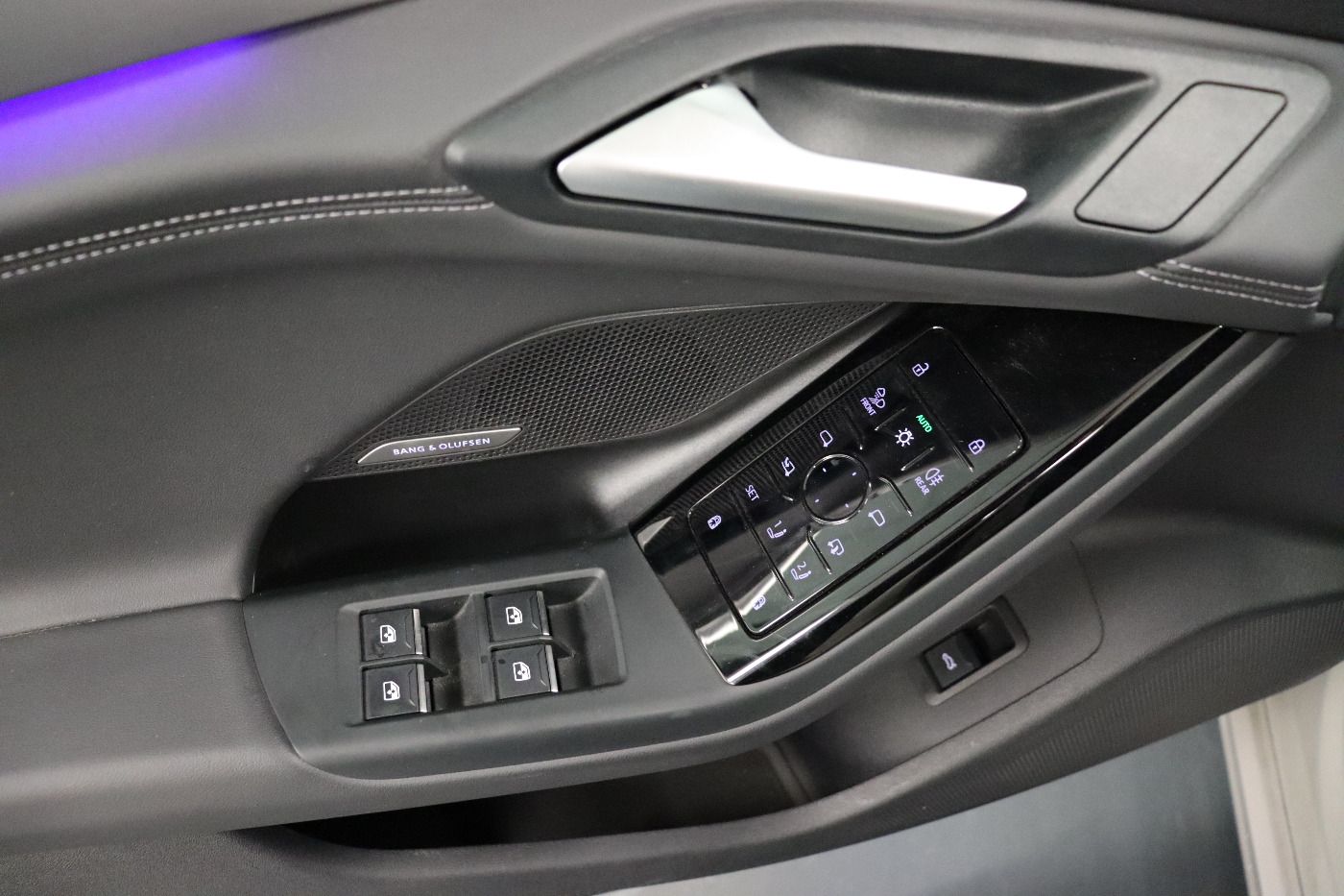 Fahrzeugabbildung Audi A6 Avant e-tron quattro S line B&O|AHK|HUD|Luft