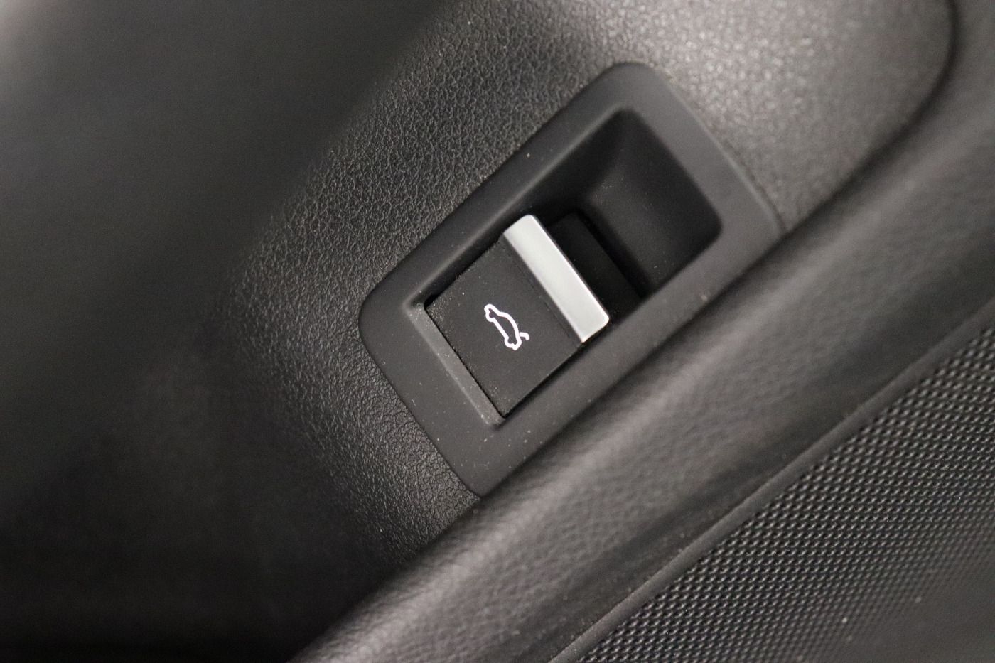 Fahrzeugabbildung Audi A4 Avant 2.0 TFSI S tronic design ACC|Navi|Virtu