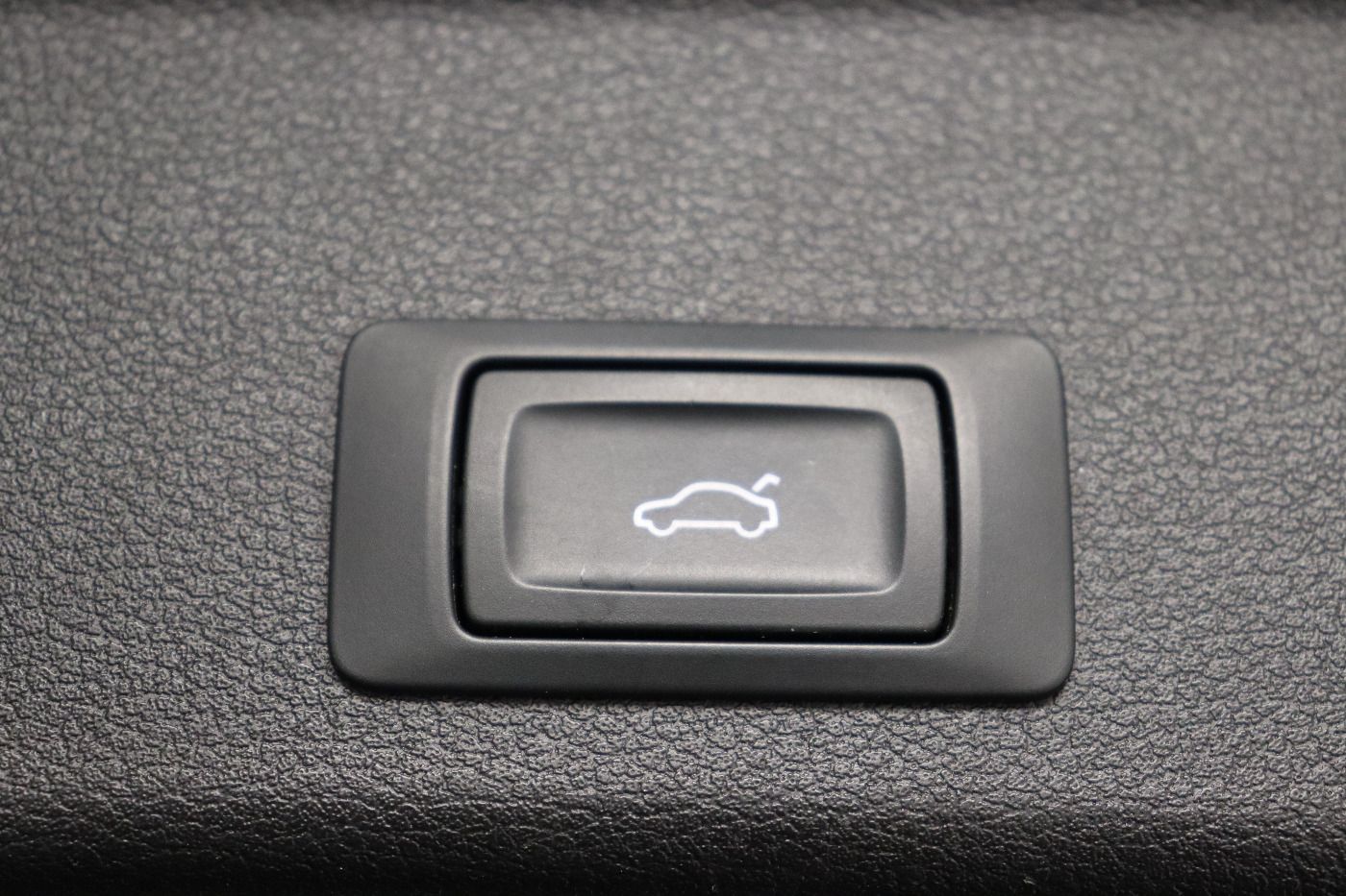 Fahrzeugabbildung Audi A4 Avant 2.0 TFSI S tronic design ACC|Navi|Virtu