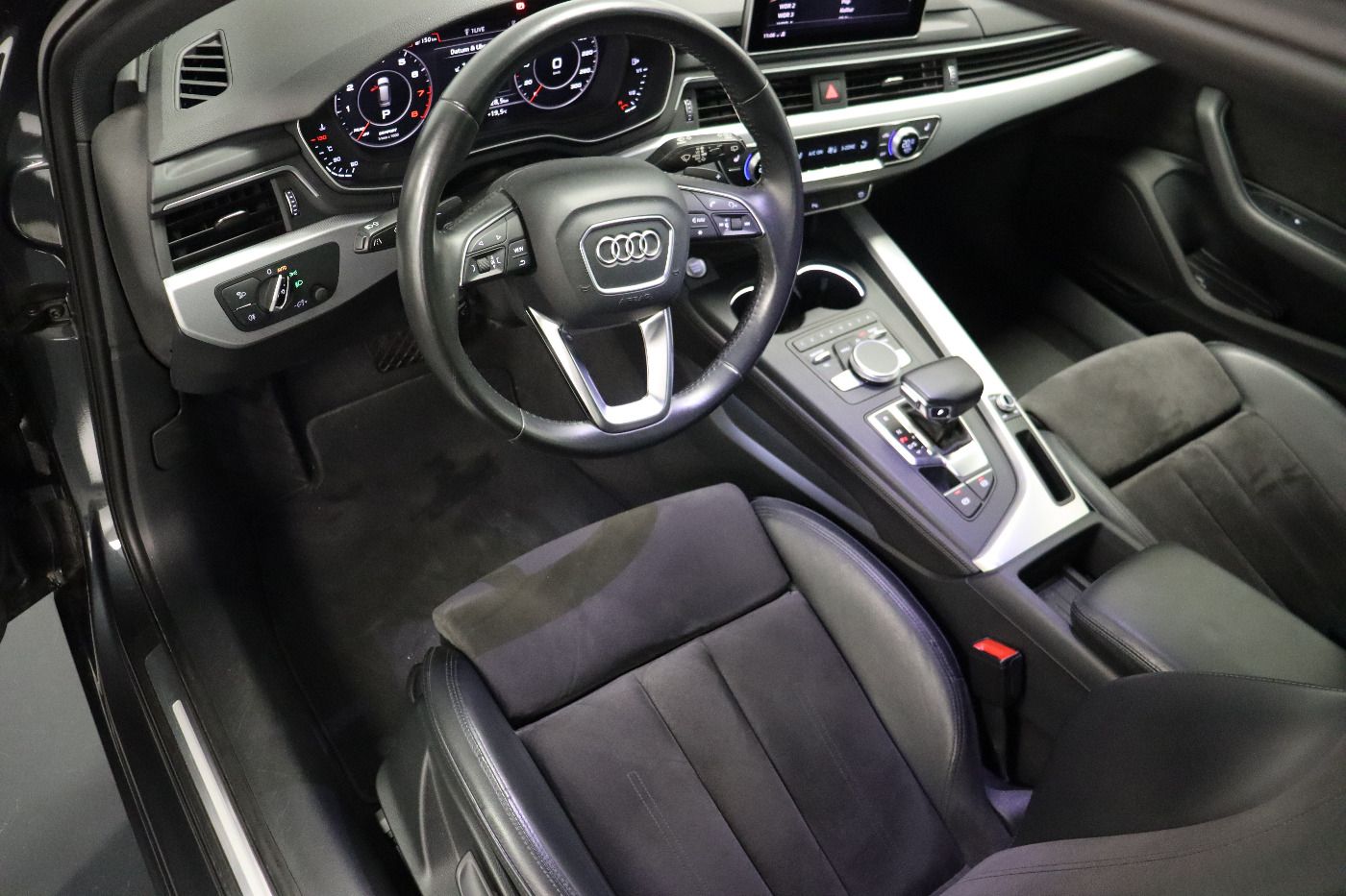 Fahrzeugabbildung Audi A4 Avant 2.0 TFSI S tronic design ACC|Navi|Virtu