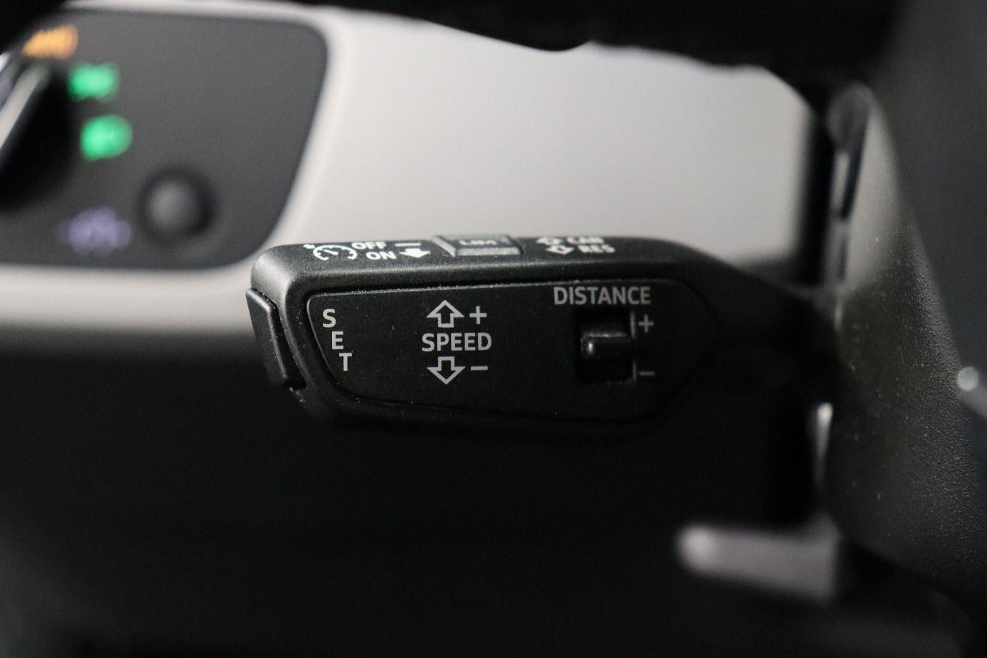 Fahrzeugabbildung Audi A4 Avant 40 TDI quattro S tronic advanced Matrix