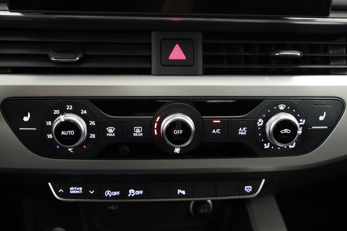 Fahrzeugabbildung Audi A4 Avant 40 TDI quattro S tronic advanced Matrix