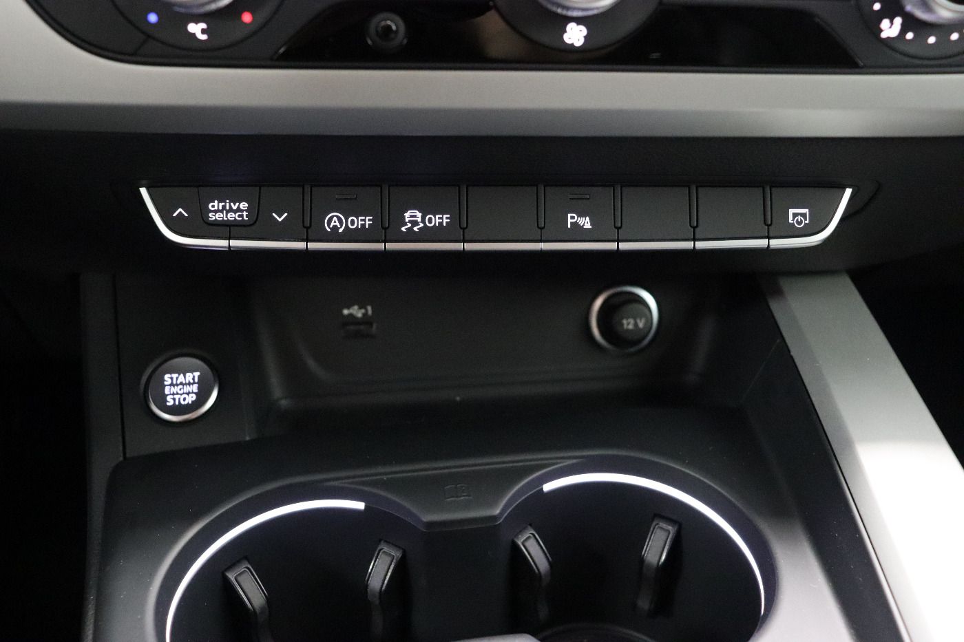 Fahrzeugabbildung Audi A4 Avant 40 TDI quattro S tronic advanced Matrix