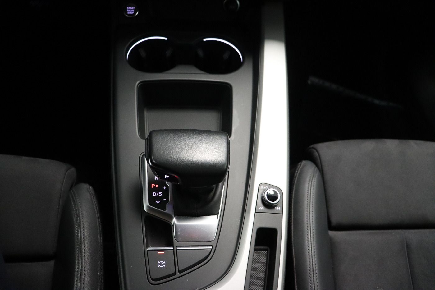 Fahrzeugabbildung Audi A4 Avant 40 TDI quattro S tronic advanced Matrix