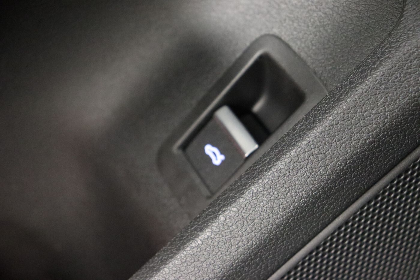 Fahrzeugabbildung Audi A4 Avant 40 TDI quattro S tronic advanced Matrix