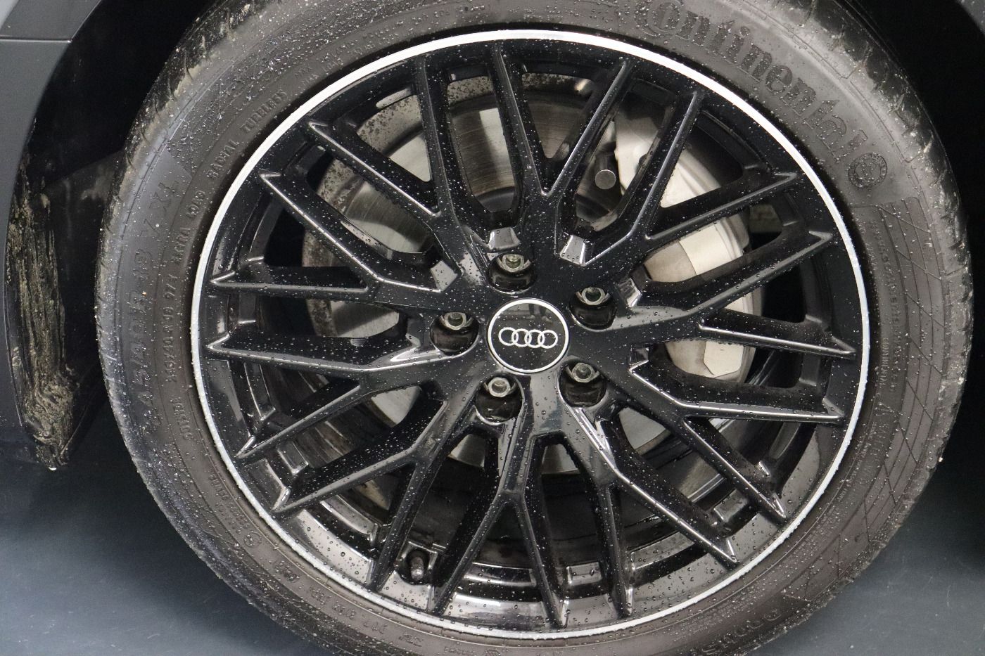 Fahrzeugabbildung Audi A4 Avant 40 TDI quattro S tronic advanced Matrix