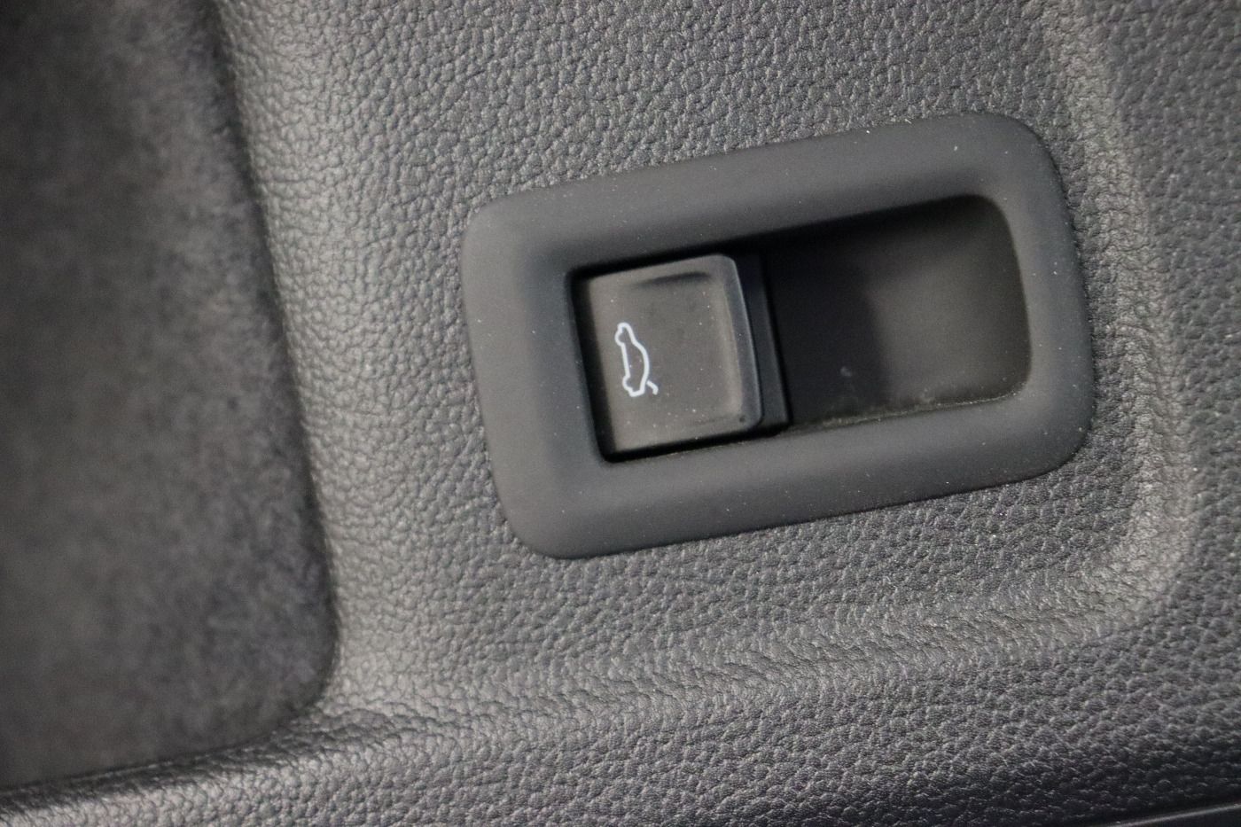 Fahrzeug autohaus mense Fahrzeugabbildung Volkswagen Passat Variant 2.0 TDI DSG Business CarPlay|HUD