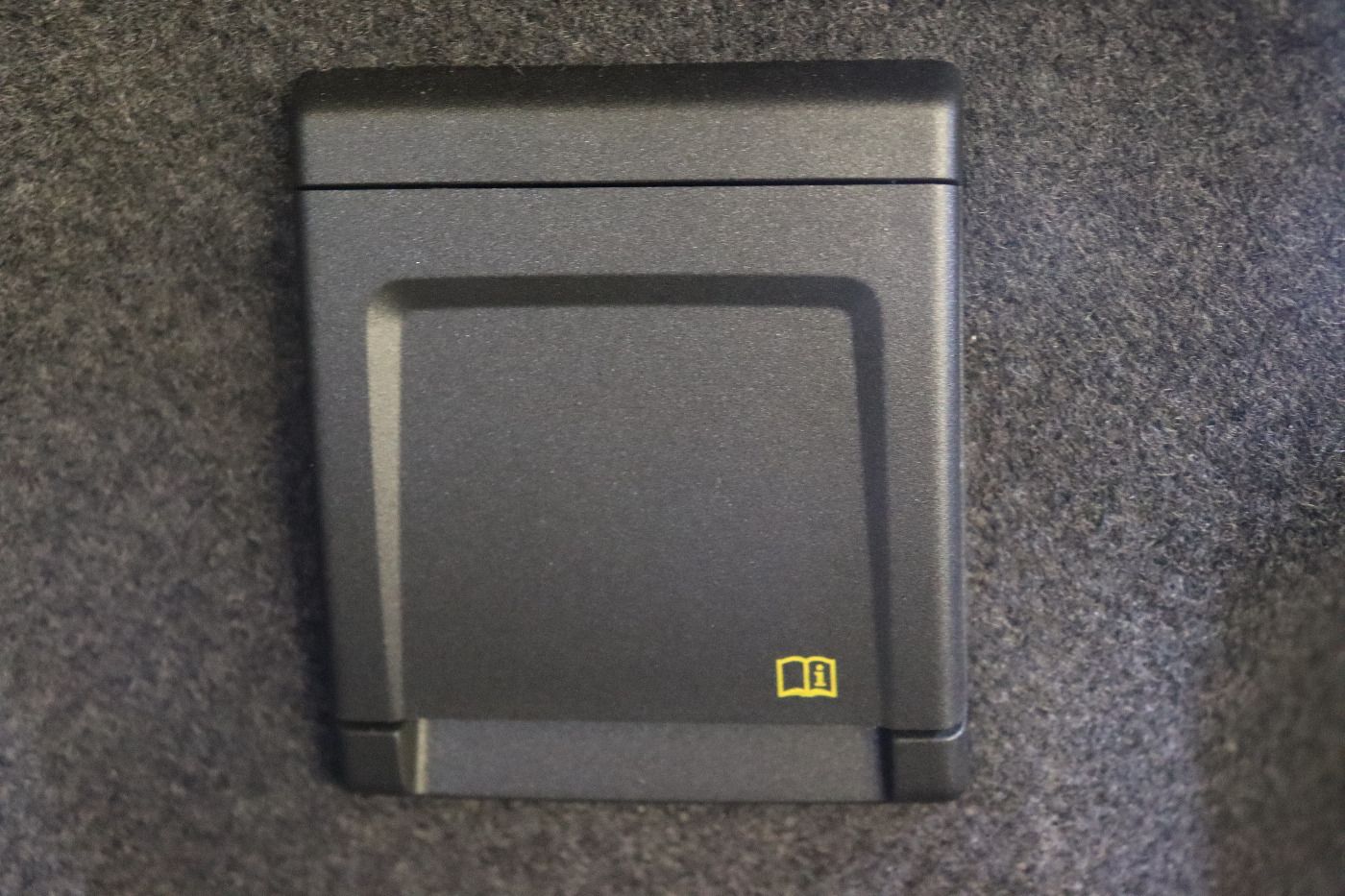 Fahrzeug autohaus mense Fahrzeugabbildung Volkswagen Passat Variant 2.0 TDI DSG Business CarPlay|HUD