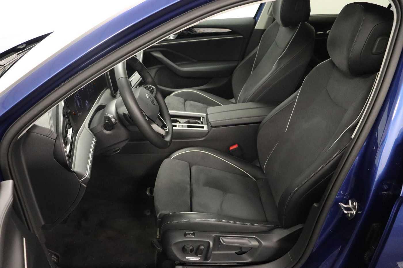 Fahrzeug autohaus mense Fahrzeugabbildung Volkswagen Passat Variant 2.0 TDI DSG Business CarPlay|HUD