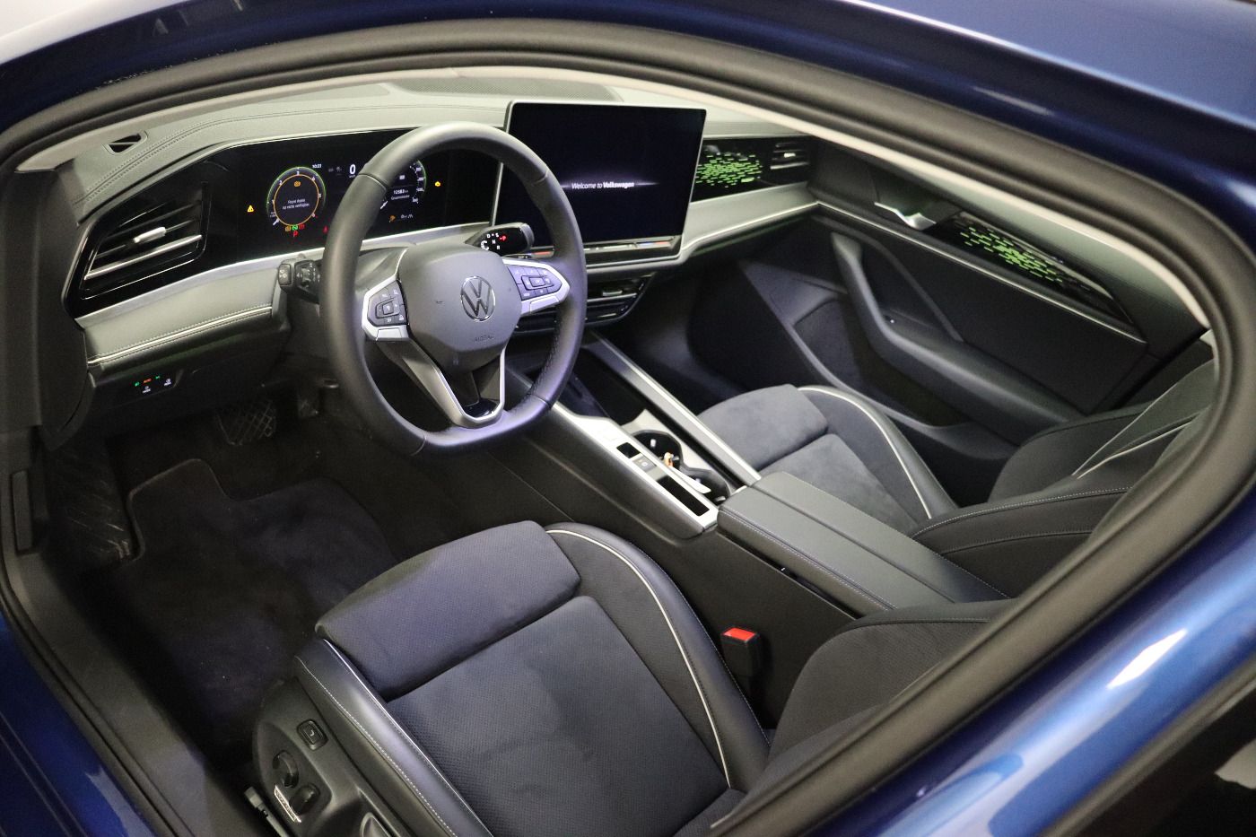 Fahrzeug autohaus mense Fahrzeugabbildung Volkswagen Passat Variant 2.0 TDI DSG Business CarPlay|HUD