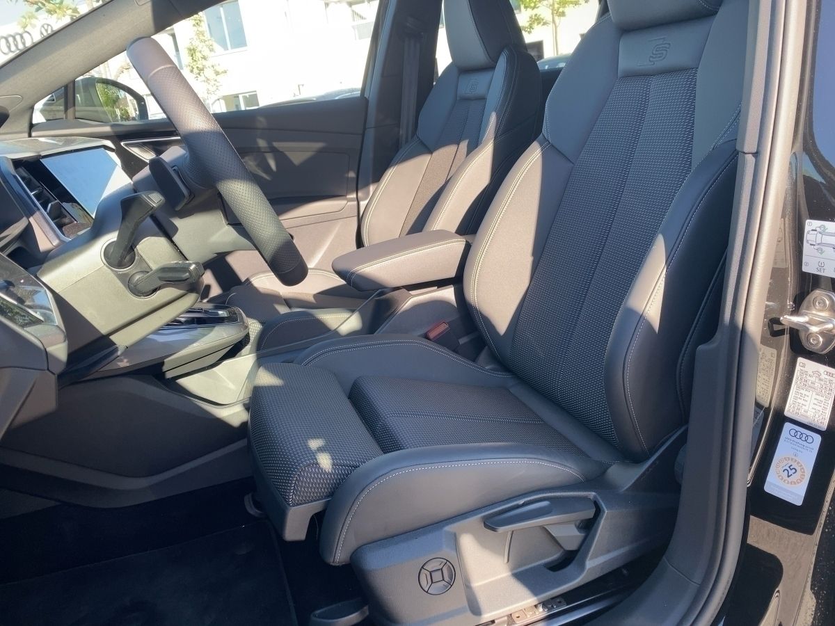 Fahrzeug autohaus mense Fahrzeugabbildung Audi Q4 Sportback e-tron 40 S line Matrix Pano AHK