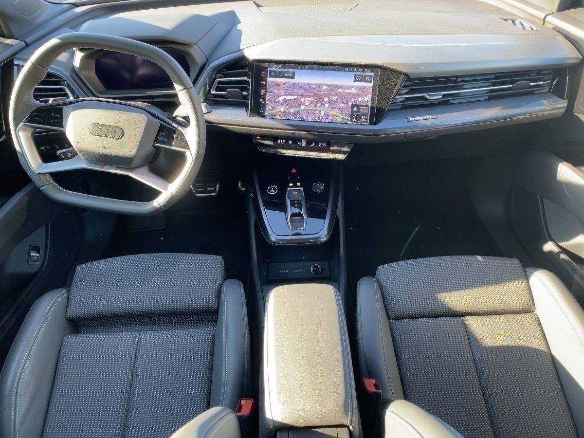 Fahrzeug autohaus mense Fahrzeugabbildung Audi Q4 Sportback e-tron 40 S line Matrix Pano AHK