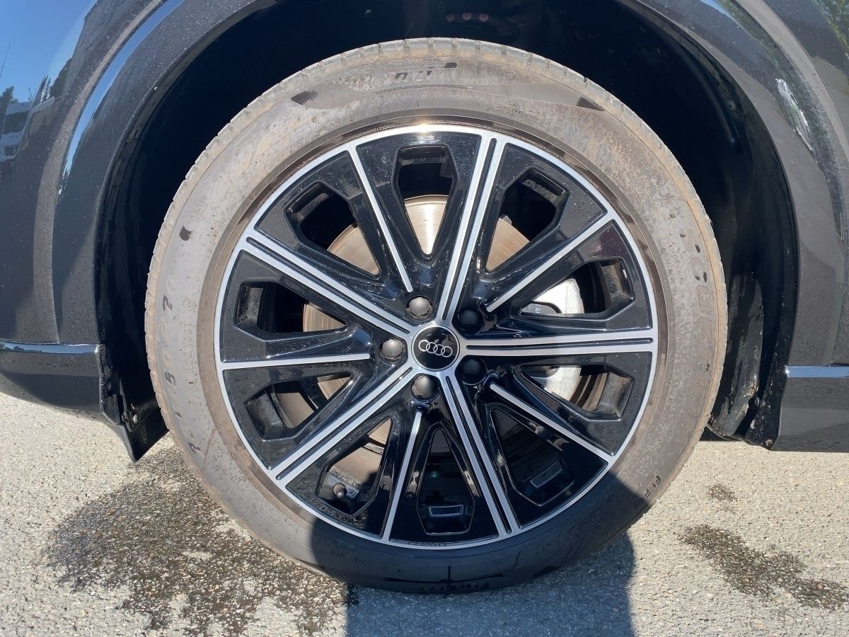 Fahrzeug autohaus mense Fahrzeugabbildung Audi Q4 Sportback e-tron 40 S line Matrix Pano AHK