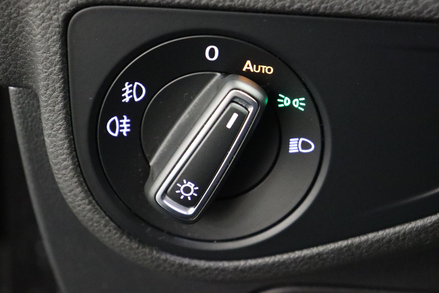 Fahrzeug autohaus mense Fahrzeugabbildung Volkswagen Golf Sportsvan 1.4 TSI DSG Highline Navi ACC Rea