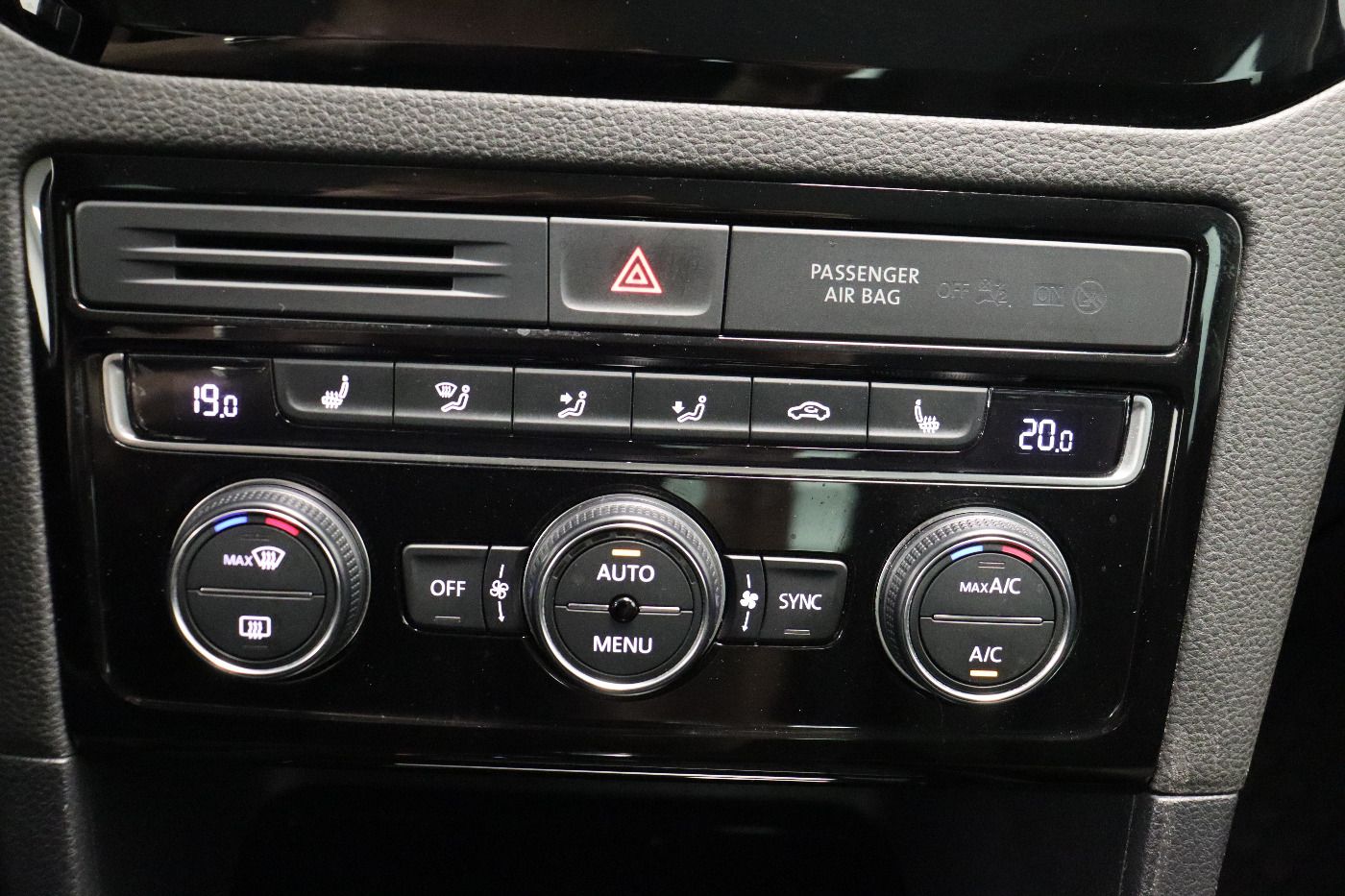 Fahrzeug autohaus mense Fahrzeugabbildung Volkswagen Golf Sportsvan 1.4 TSI DSG Highline Navi ACC Rea