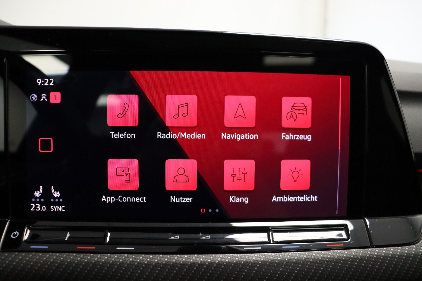 Fahrzeugabbildung Volkswagen Golf VIII Variant 2.0TDI DSG R-Line Black Style