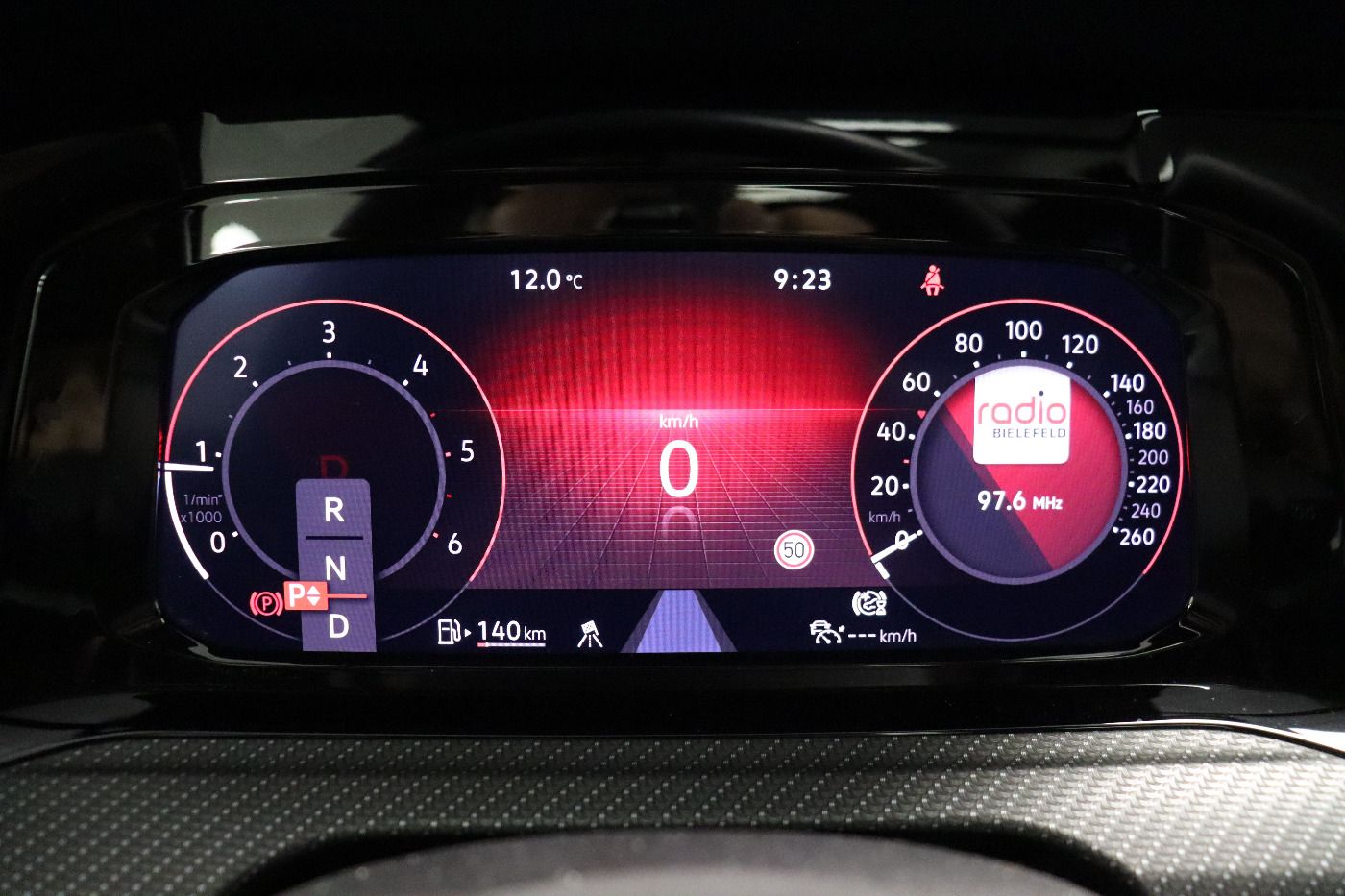Fahrzeugabbildung Volkswagen Golf VIII Variant 2.0TDI DSG R-Line Black Style