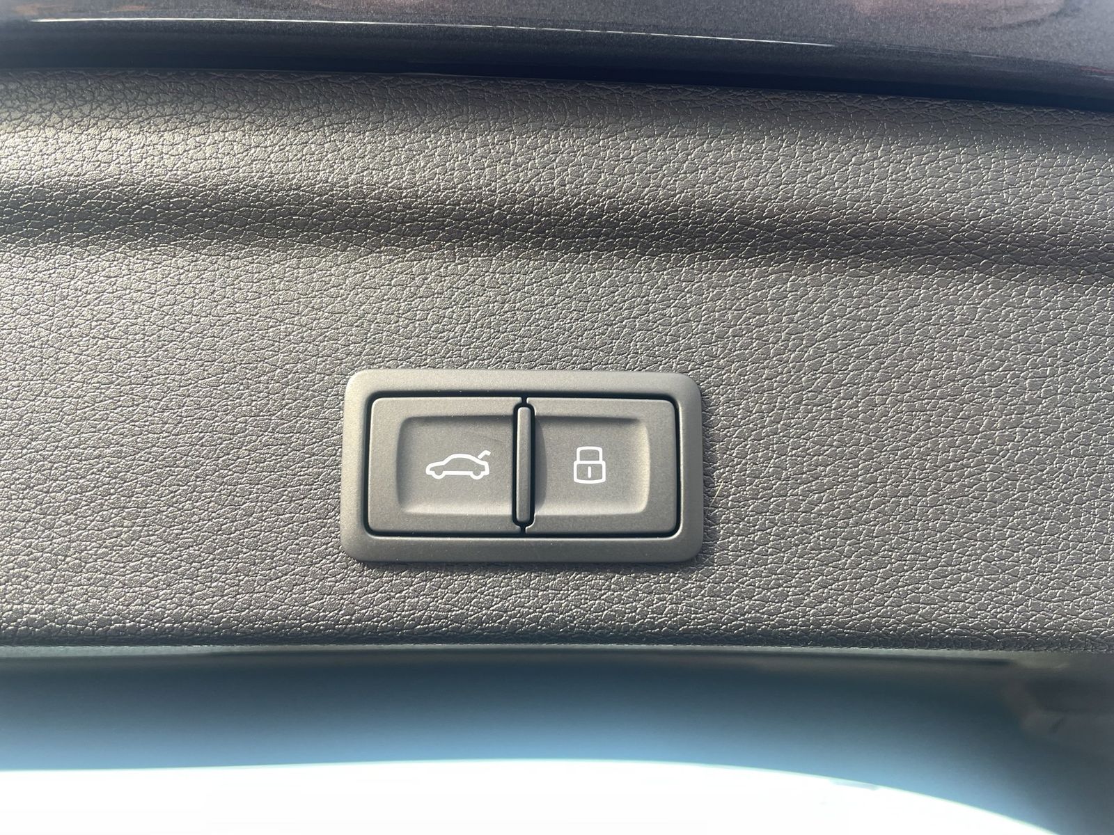 Fahrzeugabbildung Audi Q3 Sportback 40TFSI S-Line Matrix|AHK|Pano